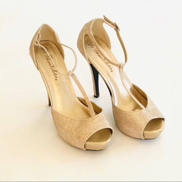 De Blossom Collection Shoes - 🎉DE Blossom Collection Gold Platform Heels - Women’s 9